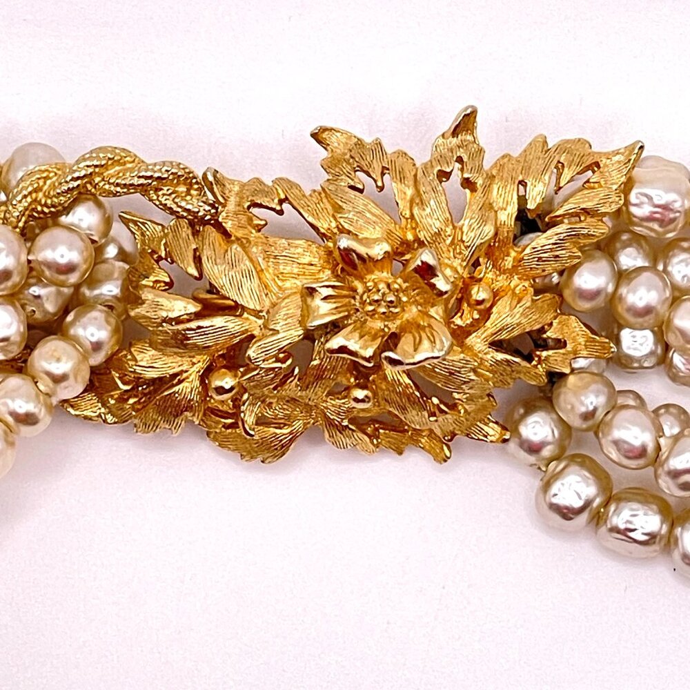 Vintage Freshwater Pearl Torsade Necklace Textured Decorative Gold Tone Clasp - Picture 8 of 14